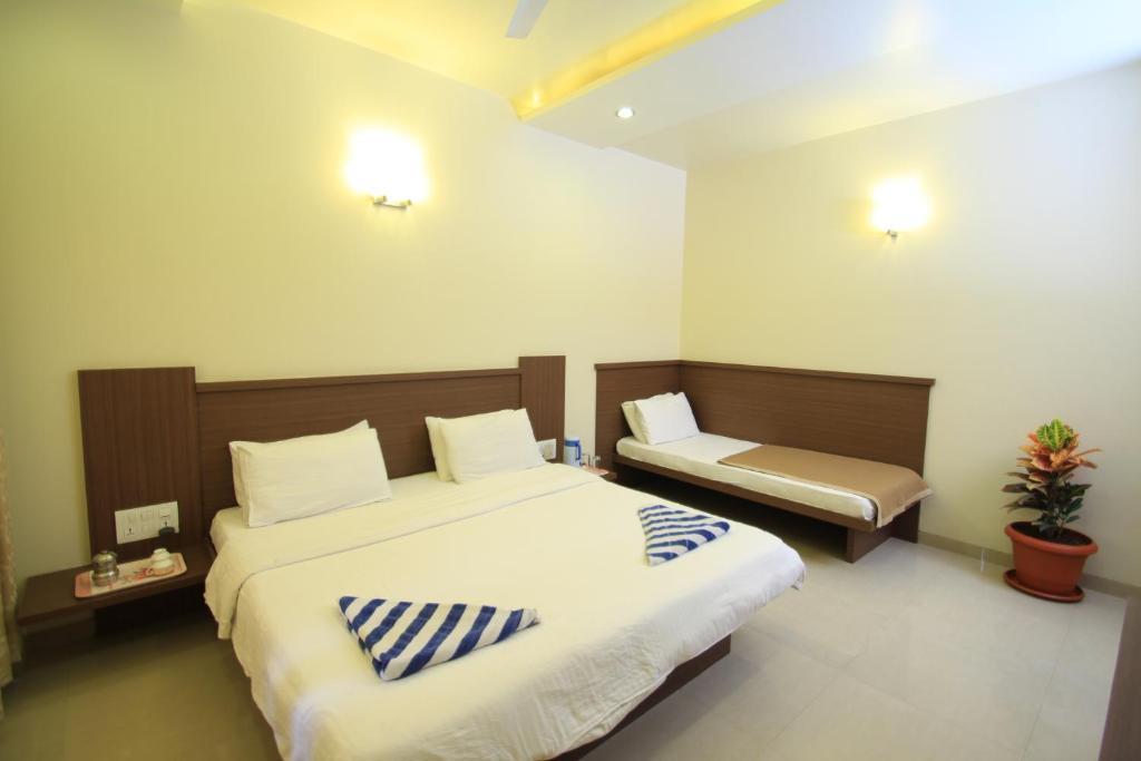 Hotel Sai Smaran Shirdi Room photo