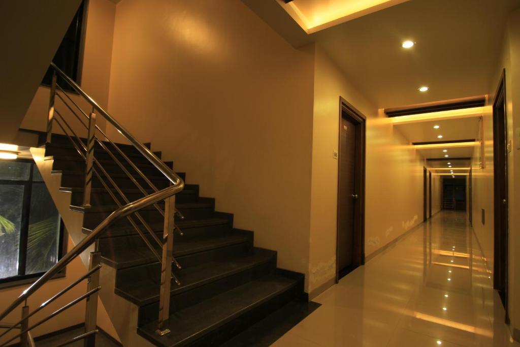 Hotel Sai Smaran Shirdi Exterior photo