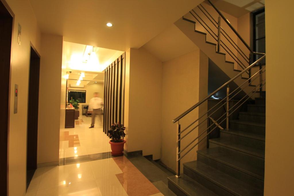 Hotel Sai Smaran Shirdi Exterior photo