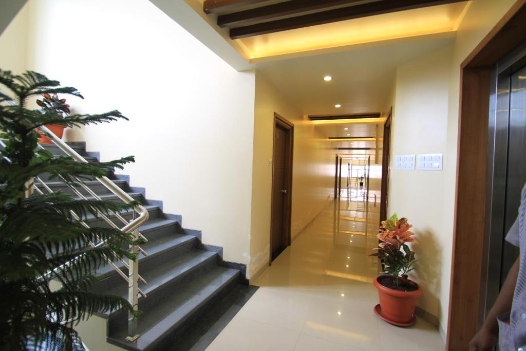 Hotel Sai Smaran Shirdi Exterior photo